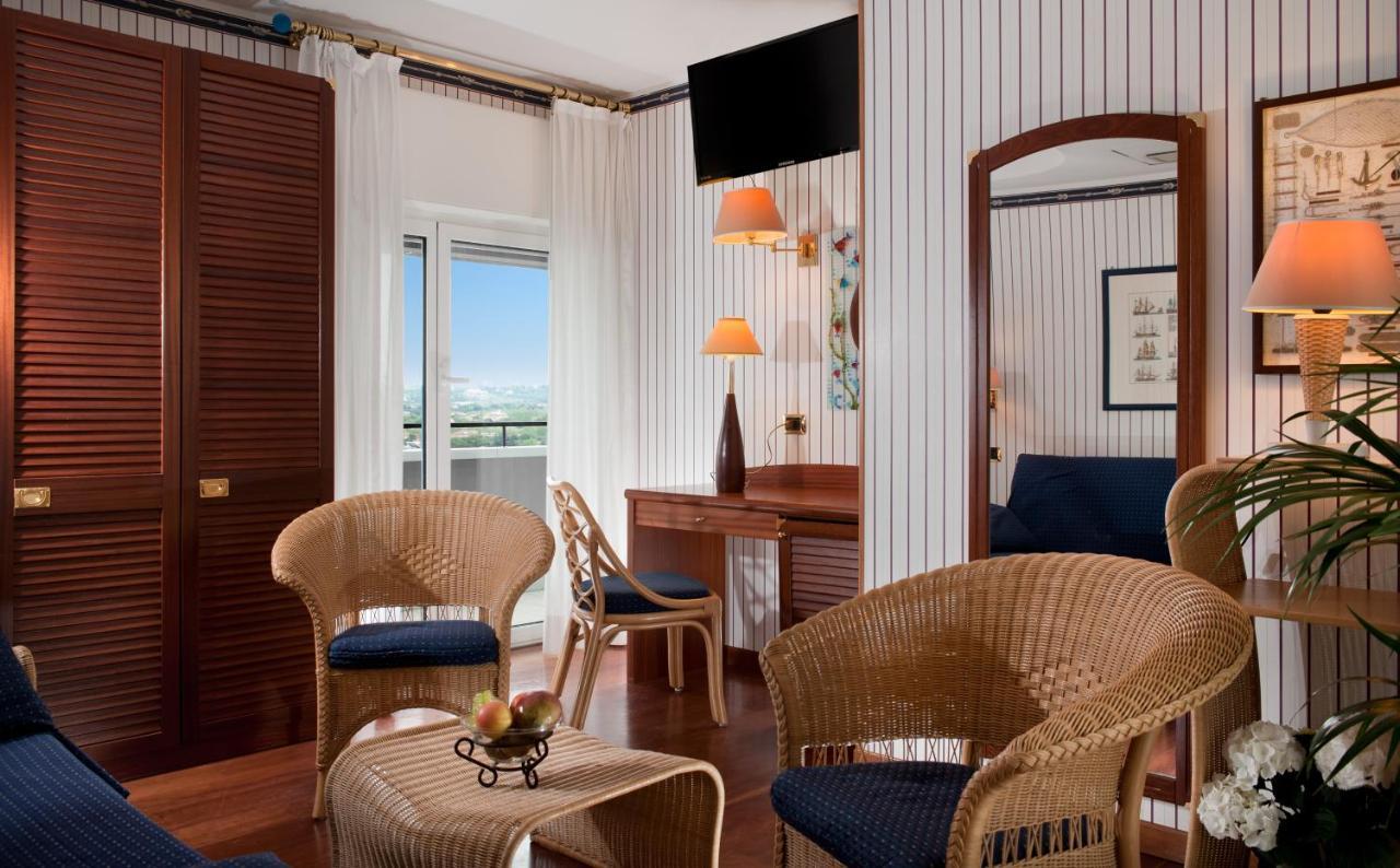 Atilius Hotel & Suites Riccione Exteriör bild