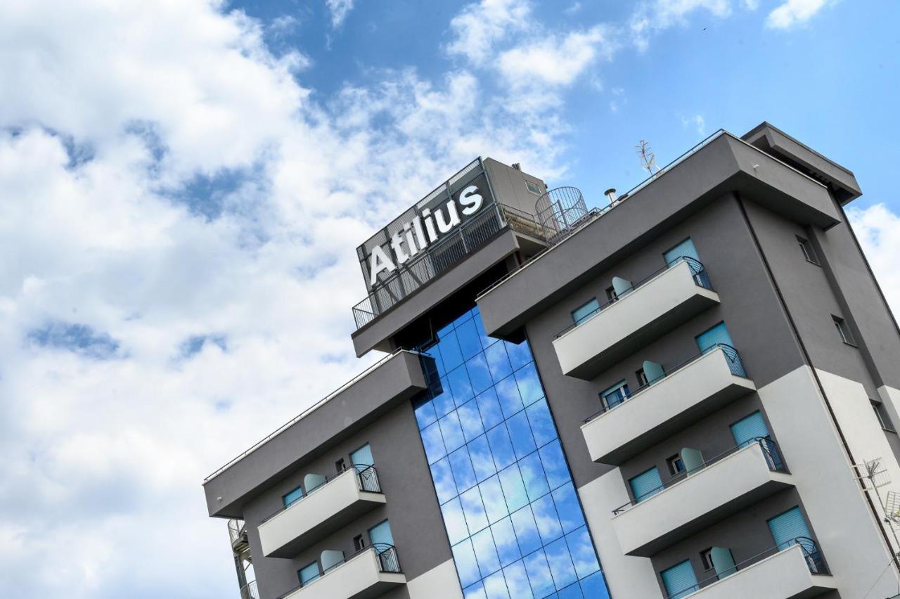 Atilius Hotel & Suites Riccione Exteriör bild