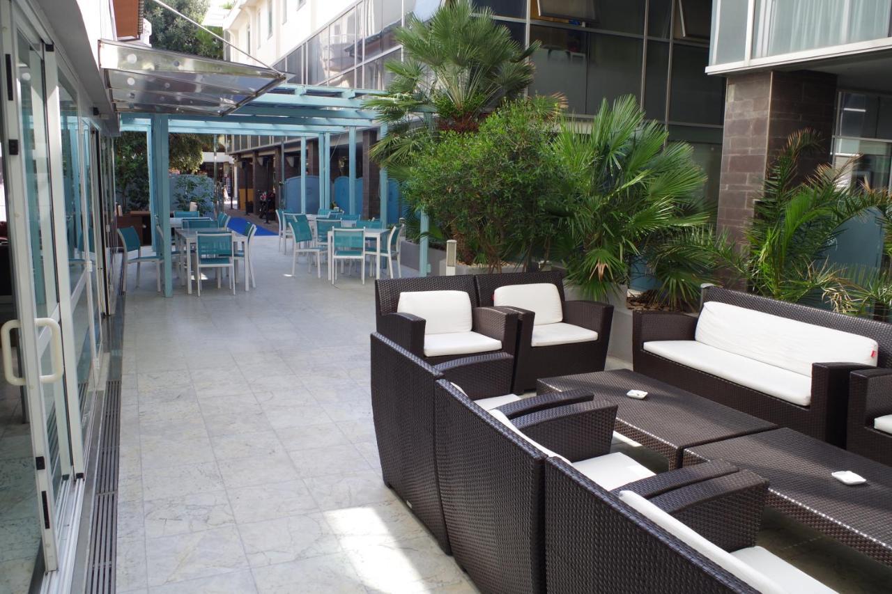 Atilius Hotel & Suites Riccione Exteriör bild