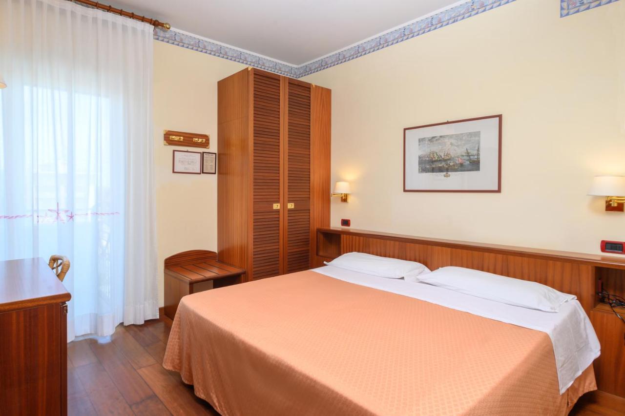 Atilius Hotel & Suites Riccione Exteriör bild