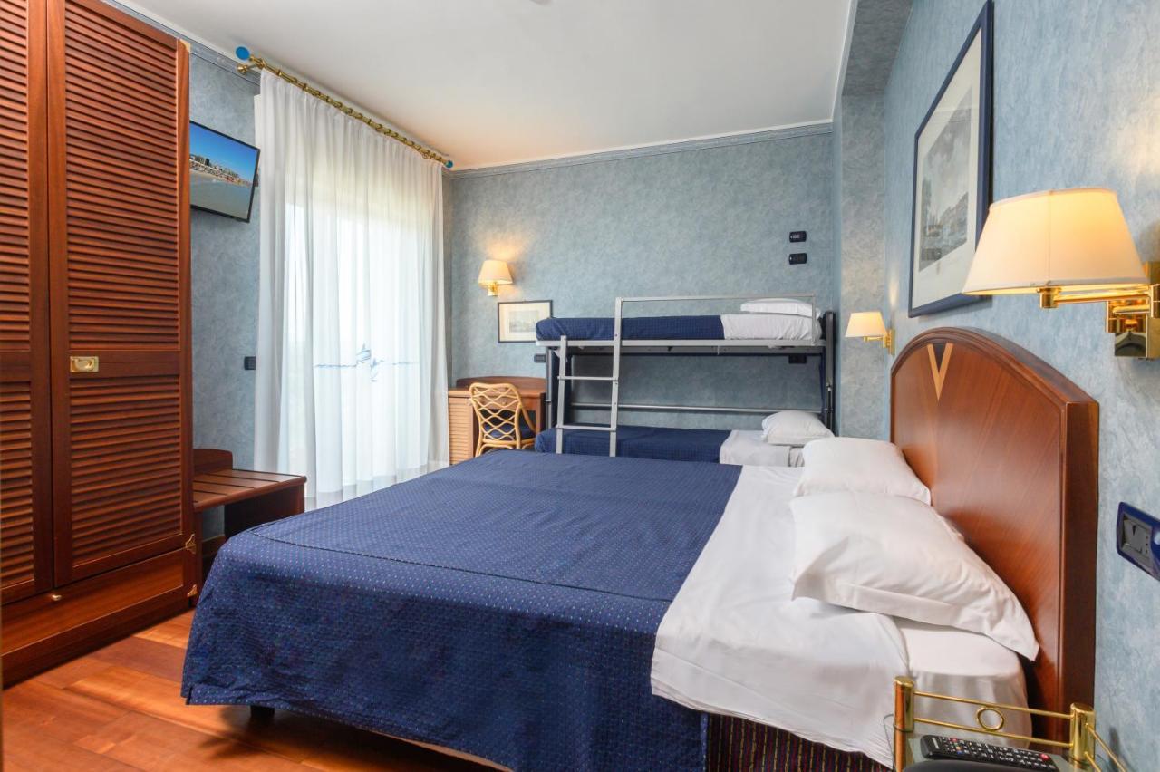 Atilius Hotel & Suites Riccione Exteriör bild