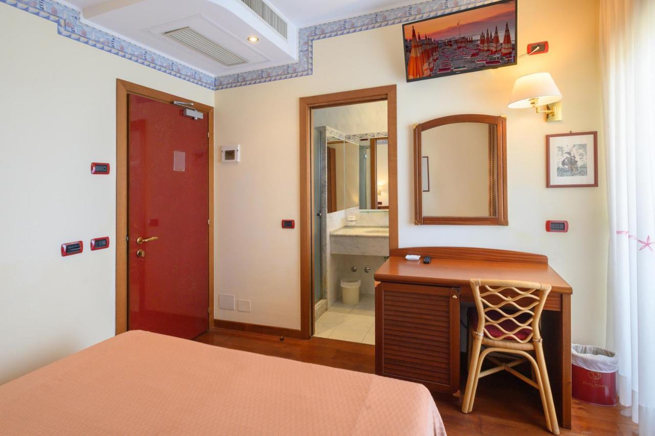 Atilius Hotel & Suites Riccione Exteriör bild