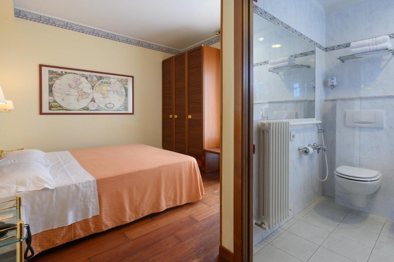 Atilius Hotel & Suites Riccione Exteriör bild