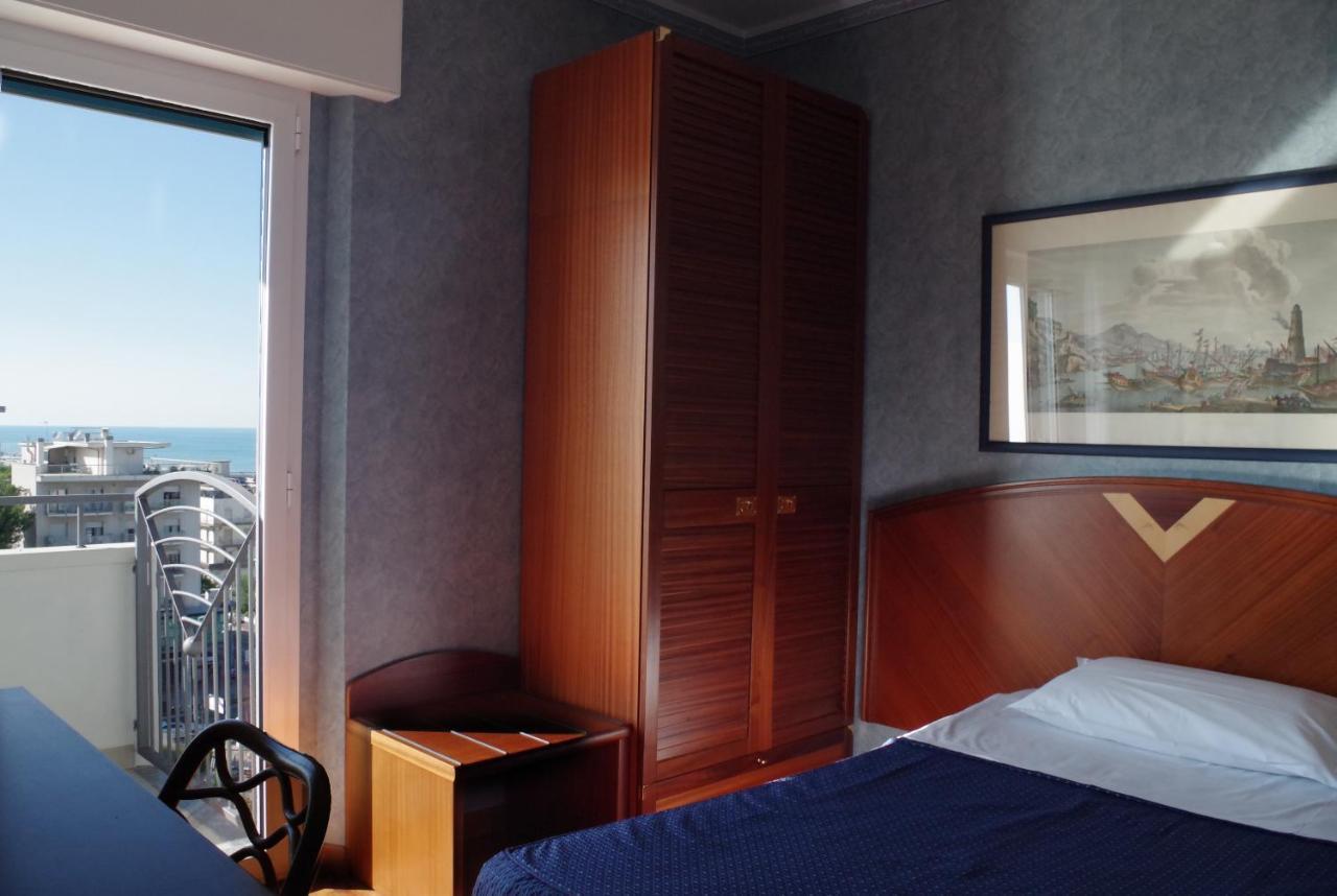 Atilius Hotel & Suites Riccione Exteriör bild