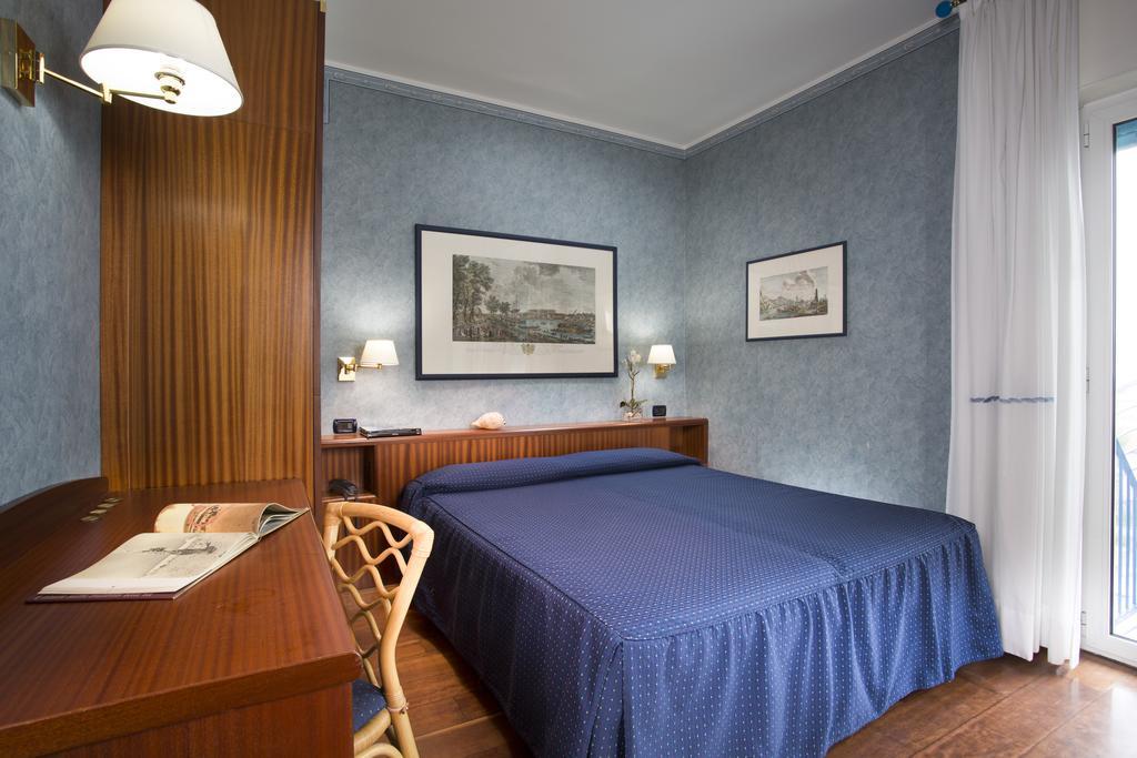Atilius Hotel & Suites Riccione Exteriör bild