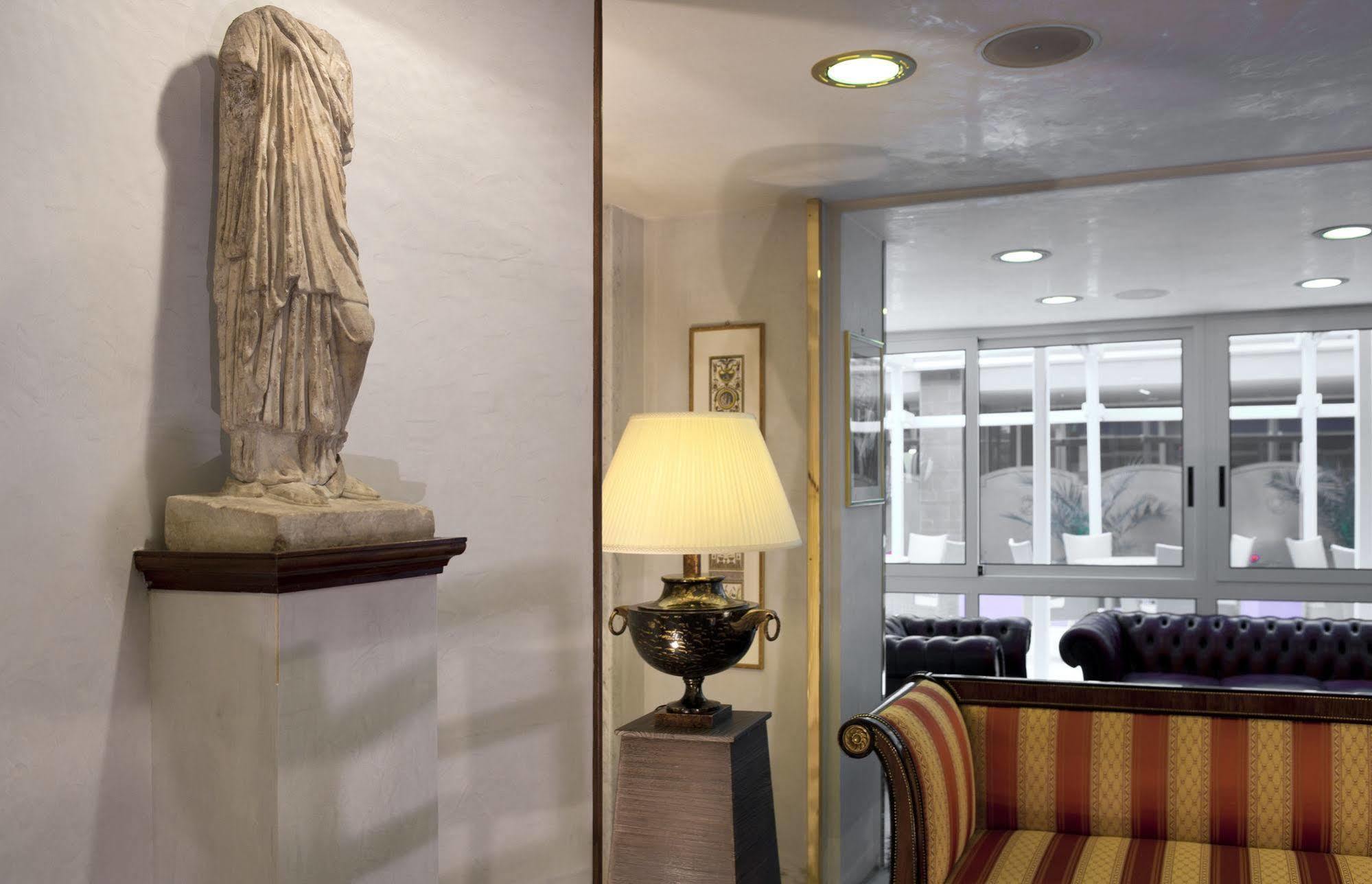 Atilius Hotel & Suites Riccione Exteriör bild