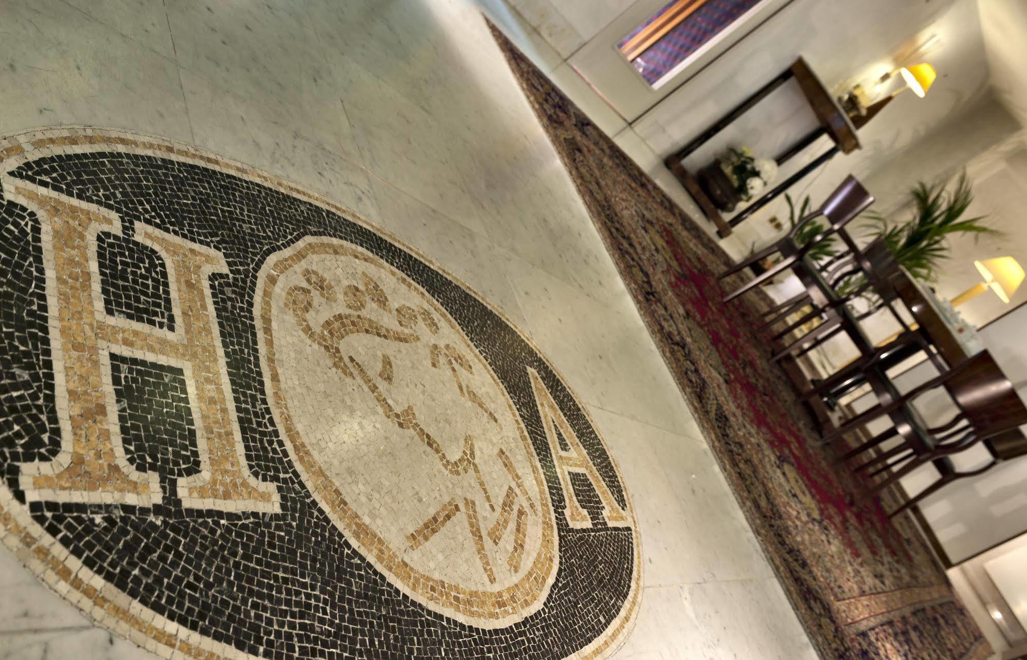 Atilius Hotel & Suites Riccione Exteriör bild
