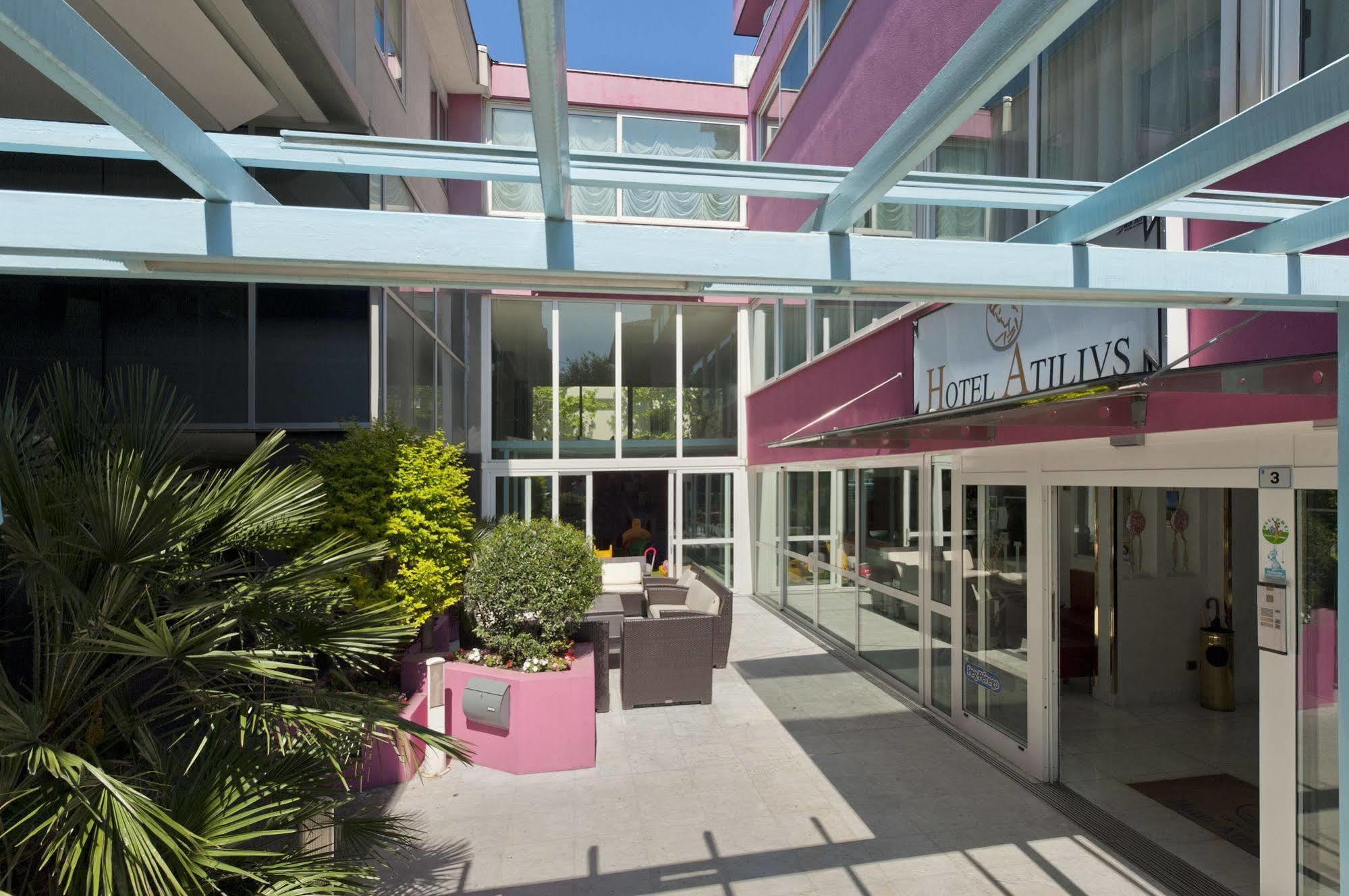 Atilius Hotel & Suites Riccione Exteriör bild